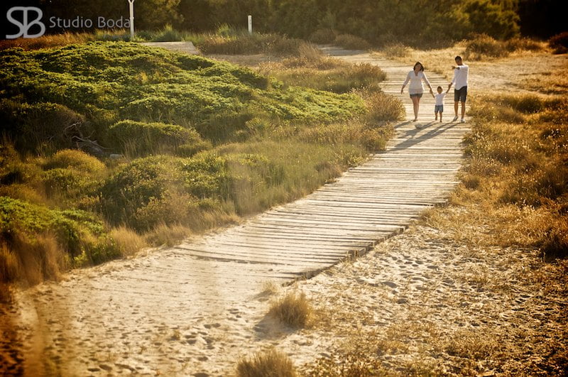 la familia caminando