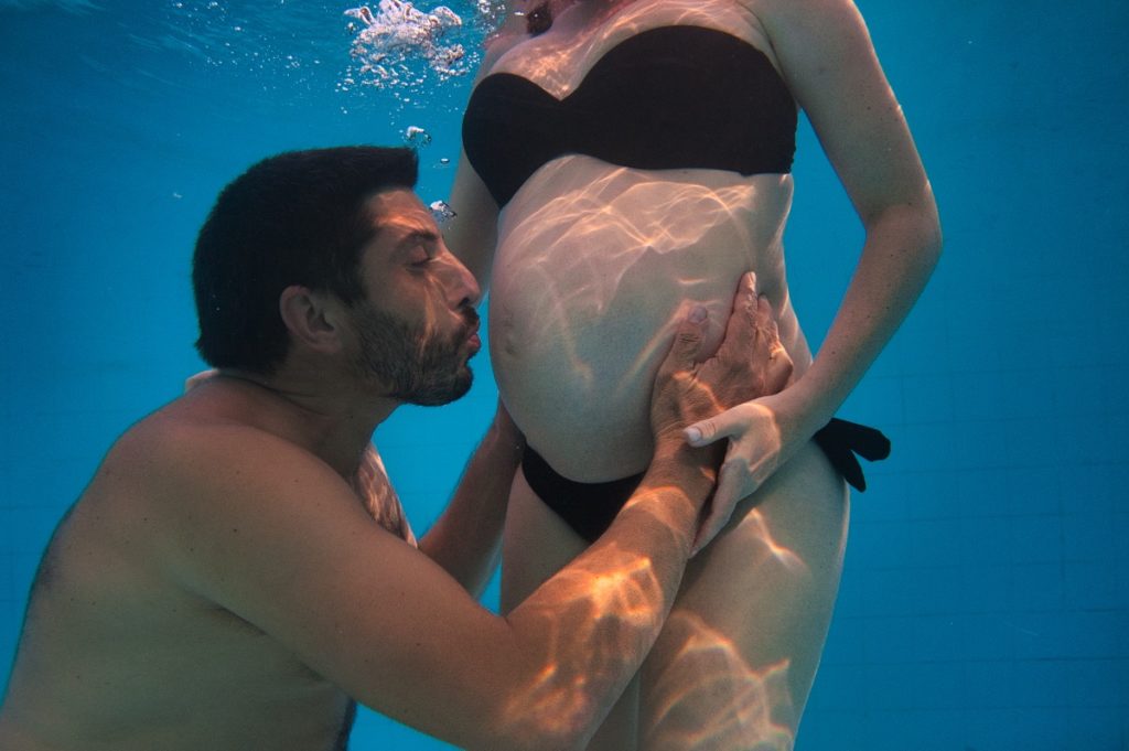 fotografía premamá subacuatica
