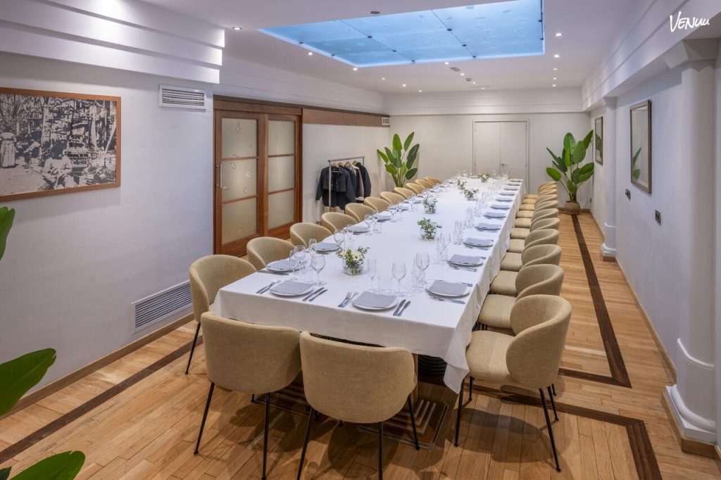 Sala Ateneu del Hotel Rivoli Rambla, elegancia clásica en el corazón de Barcelona.