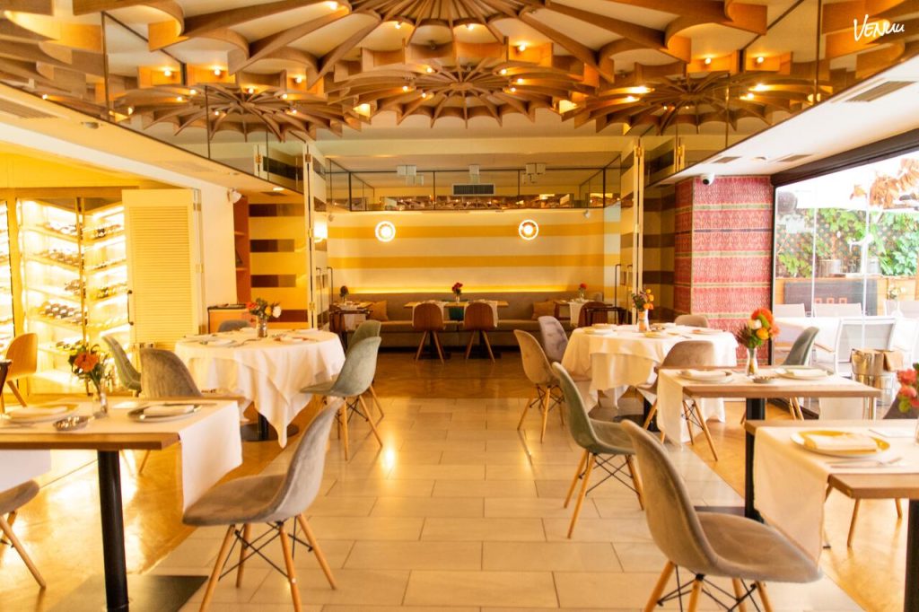 Restaurante Benares en Madrid, espacio elegante y exótico para celebraciones familiares.