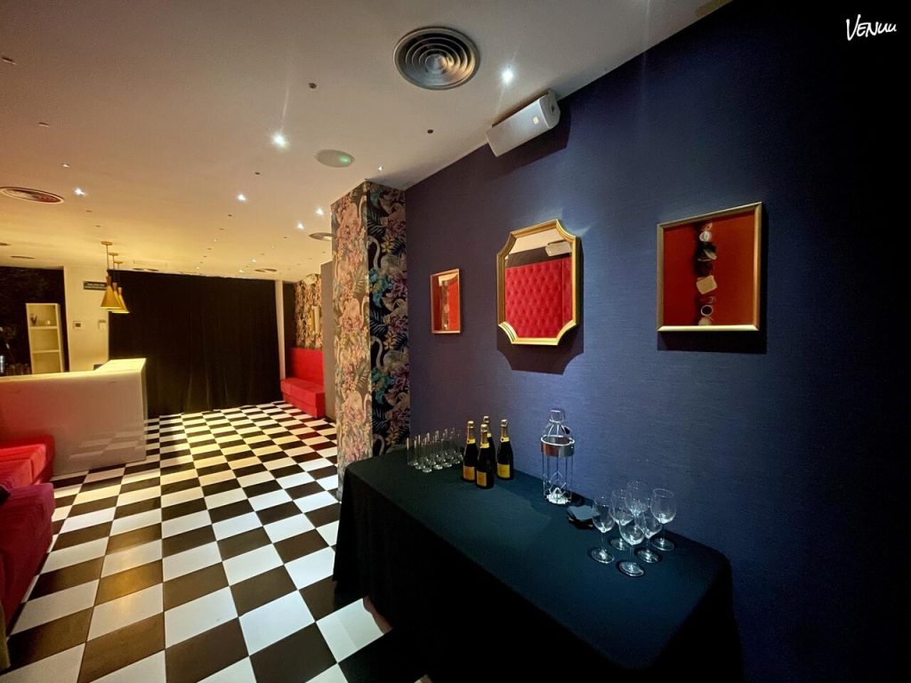 Showroom Privé en Barcelona, lugar versátil y luminoso para eventos privados.