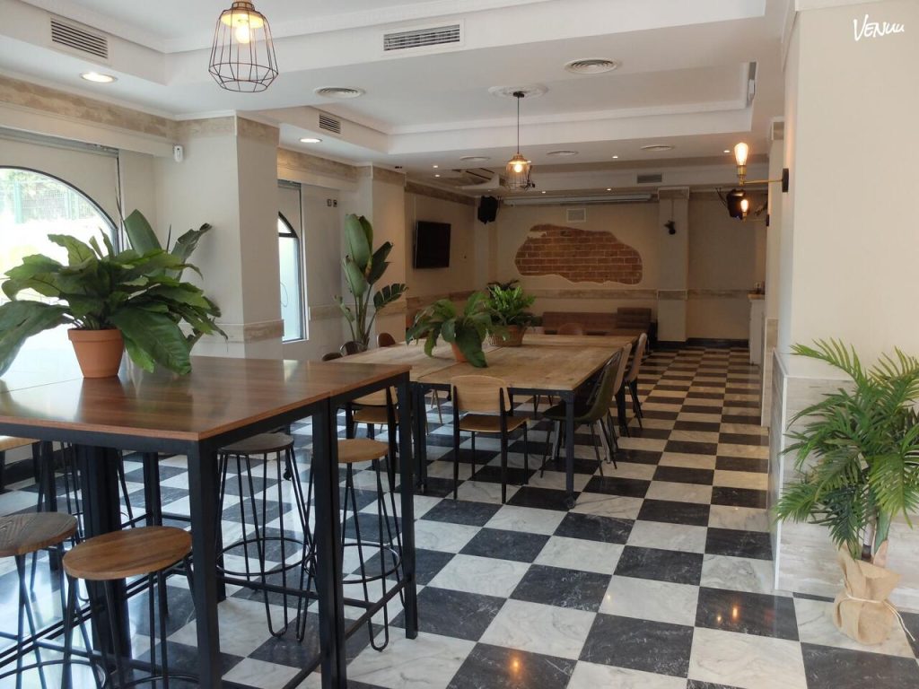 Txoko Retiro en Madrid, local acogedor con cocina para fiestas familiares.