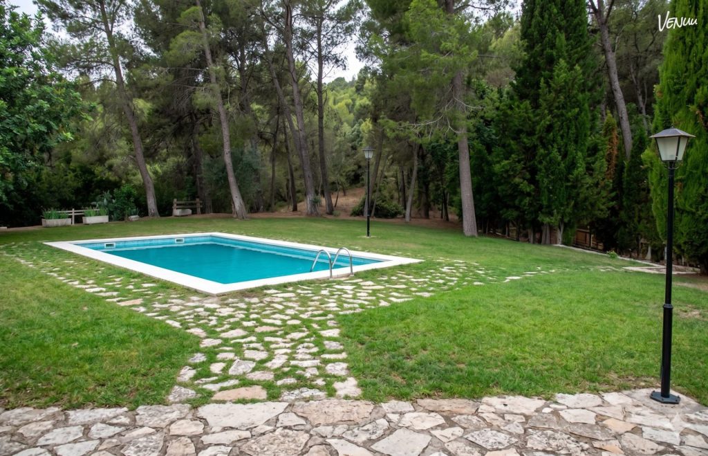 Casa con piscina en Valencia ideal para eventos y celebraciones privadas.